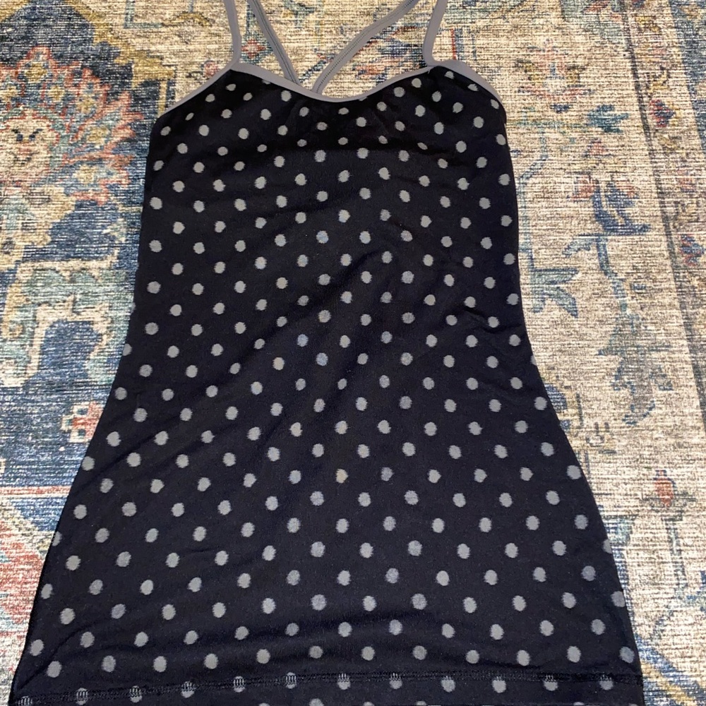 Lululemon top